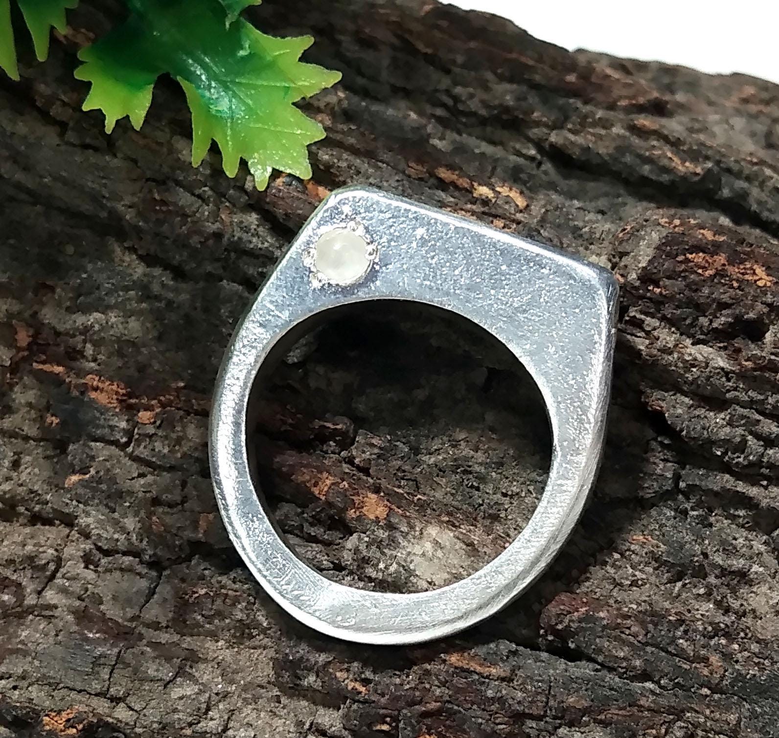 Solid 925 Starling Silver Ring, Natural Rainbow Moonstone Silver Ring, Nice Design Good Making Gift Ring, Handmade Ring, For Men & Women.
